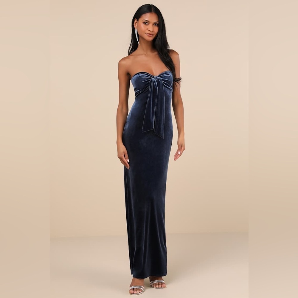 Lulus Elegant Navy Front Tie Strapless Velvet Dress. Size M. NWOT!